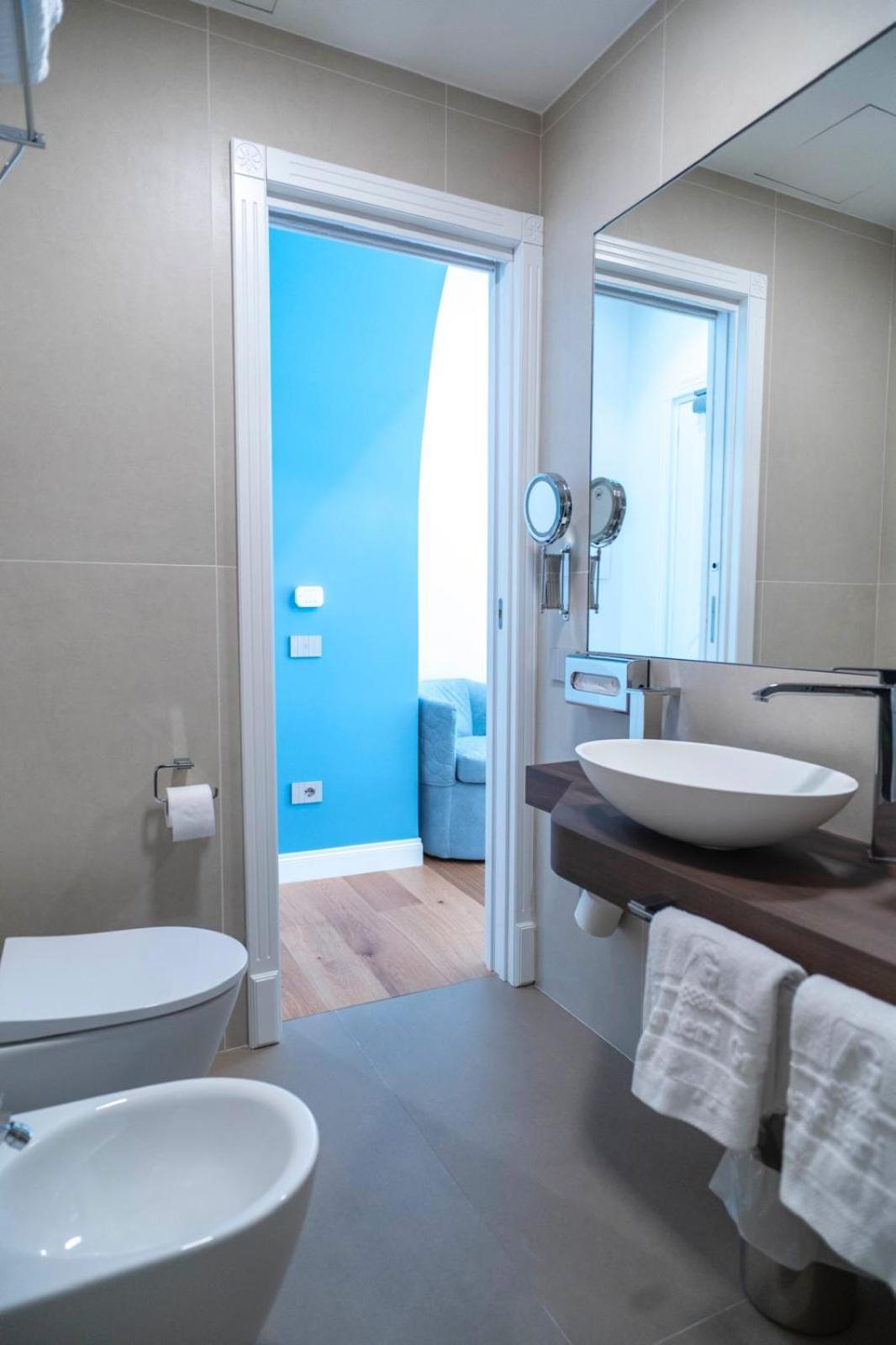 4rooms * Naples