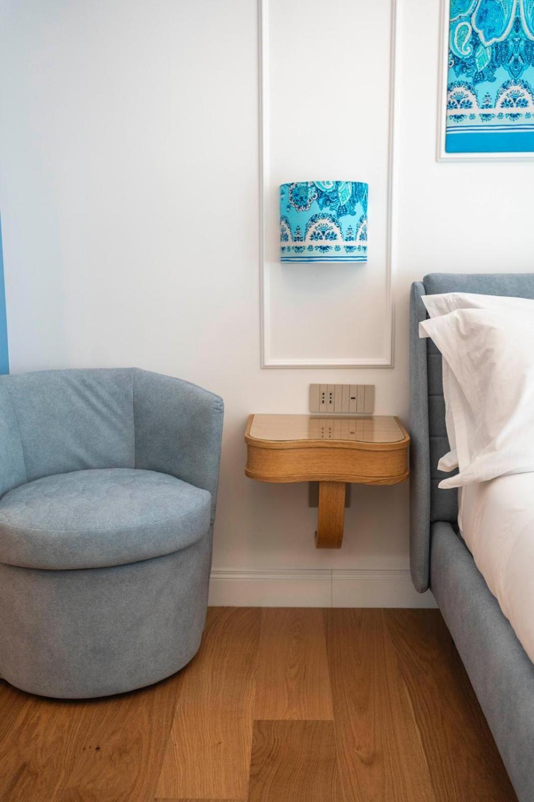 4rooms * Naples